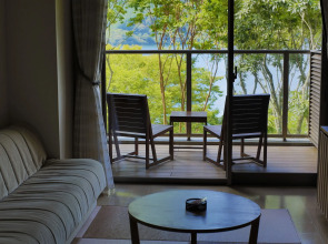 Hakone Ashinoko Hanaori