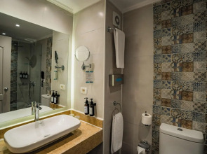 SUNRISE Alex Avenue Hotel