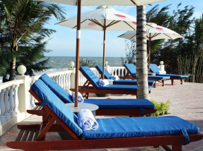 Golden Coast Resort and Spa