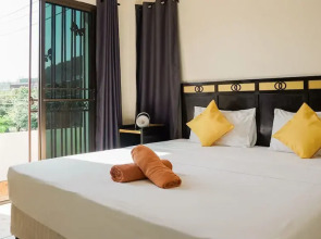 Club 22 Kamala Suites