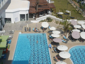 Vassos Nissi Plage Hotel & Spa