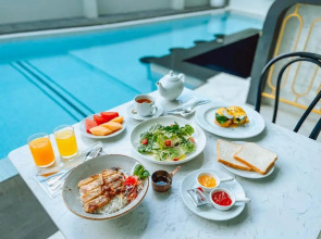 Ratri Hotel Phuket Old Town