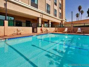 Holiday Inn Express Los Angeles Airport by IHG