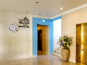 Hotel White House