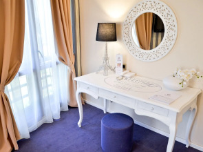 Capitolina City Chic Hotel