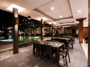 Surya Kencana Seaside Hotel