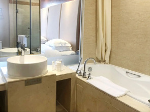 Bayshore Hotel Dalian