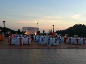 Pavilion Queen's Bay