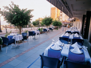 Numa Port Hotel