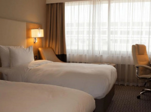 Renaissance London Heathrow Hotel
