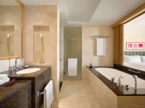 Курортный отель Shangri-La Barr Al Jissah