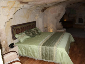 Golden Cave Suites