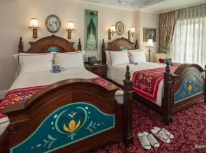 Hong Kong Disneyland Hotel