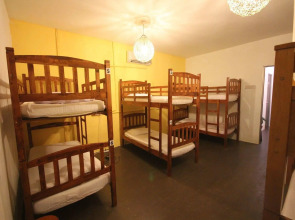 Cocoa Mews Cafe & Homestay - Hostel