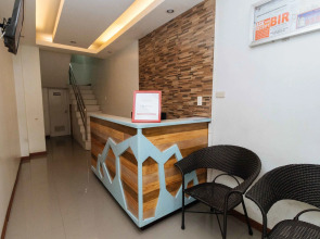 RedDoorz near Bambang Station