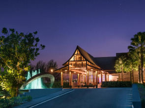 Le Meridien Khao Lak Resort & Spa