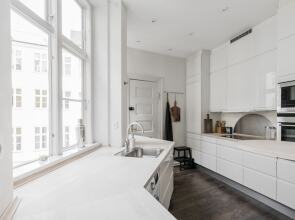 140m2 Apartment with Parliament View