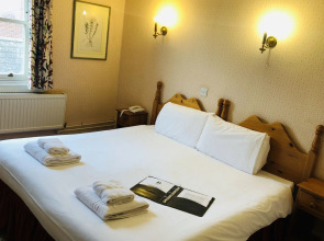 Brook Red Lion Hotel