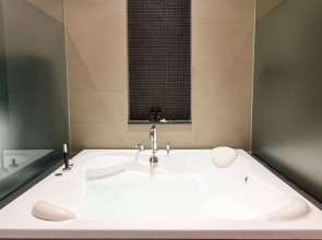 Cape Sienna Gourmet Hotel & Villas