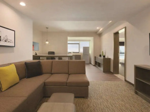 Hyatt House Shenzhen Airport