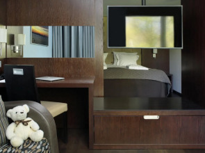 Oru Hub Hotel Tallinn — Handwritten Collection