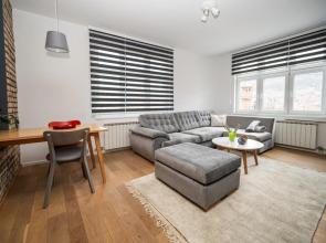 Design 1bdr Apartment With City View