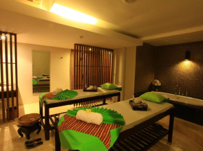 Отель Grand Whiz Nusa Dua