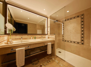 Gran Hotel Atlantis Bahia Real G.L.