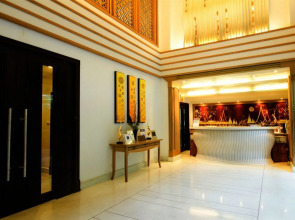 The StandardX Bangkok Phra Arthit