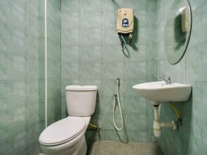 OYO 301 River Inn Hotel