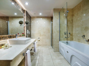 Отель Bellis Deluxe