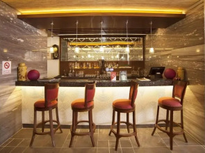 Raviz Center Point Hotel