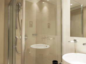 Park Grand Paddington Court