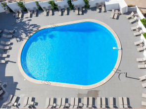 Carcavelos Beach Hotel