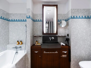 Grand Hotel Champs-Elysees