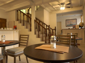 Makati Riverside Inn