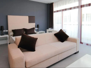 Apolo Suites Rentalmar