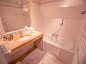 Hôtel Le Donjon - Coeur de la Cité Médiévale