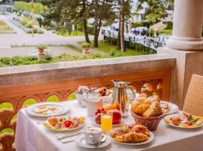 Hotel Schloss Weikersdorf