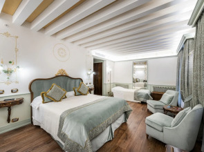 Отель Monaco & Grand Canal