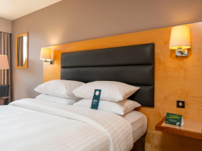 Holiday Inn London Brentford Lock by IHG