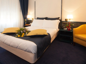 Отель IH Milano Ambasciatori