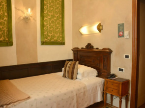 Отель Saturnia & International