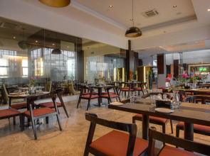 Отель Crowne Plaza Nairobi Airport, an IHG