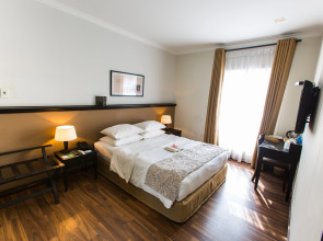 The Alcove Library Hotel