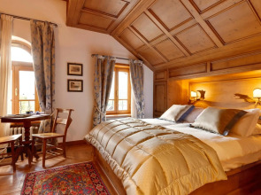 Ambra Cortina Luxury & Fashion Boutique Hotel