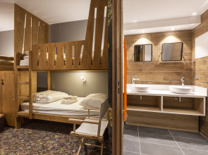 Hotel Base Camp Lodge - Bourg Saint Maurice