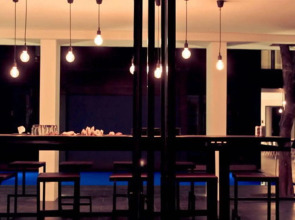 BED Phrasingh Hotel - Adults Only