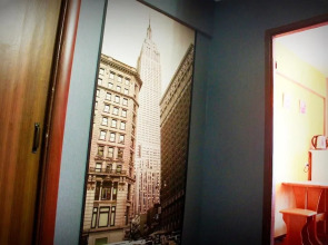 Dobrye Sutki Apartment on Merlina 20