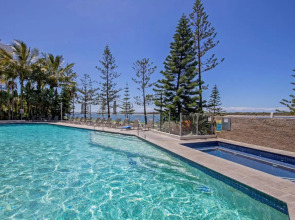 Silvershore Apartments on the Broadwater